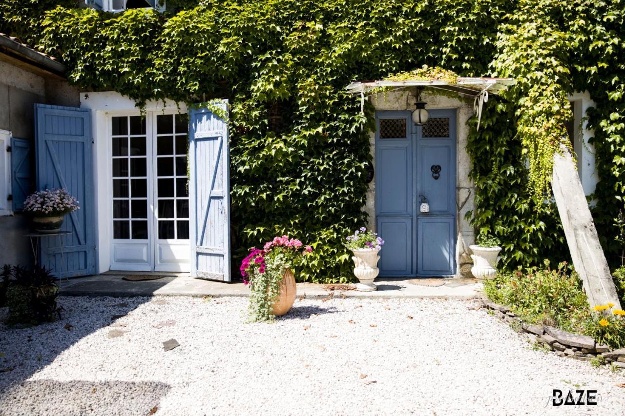 Centre De Bien-Etre Et Ses Chambres D'Hote Villeneuve-de-Rivière Exteriör bild