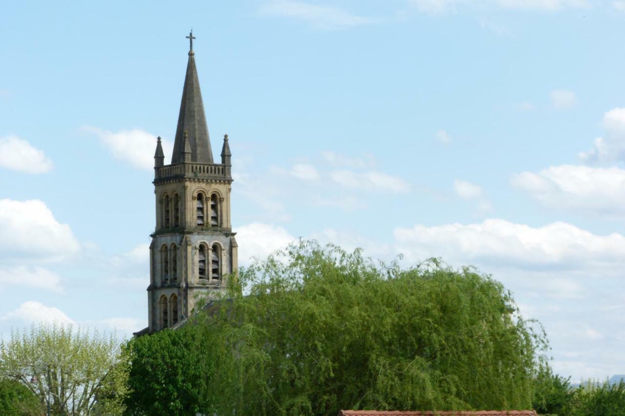 Centre De Bien-Etre Et Ses Chambres D'Hote Villeneuve-de-Rivière Exteriör bild